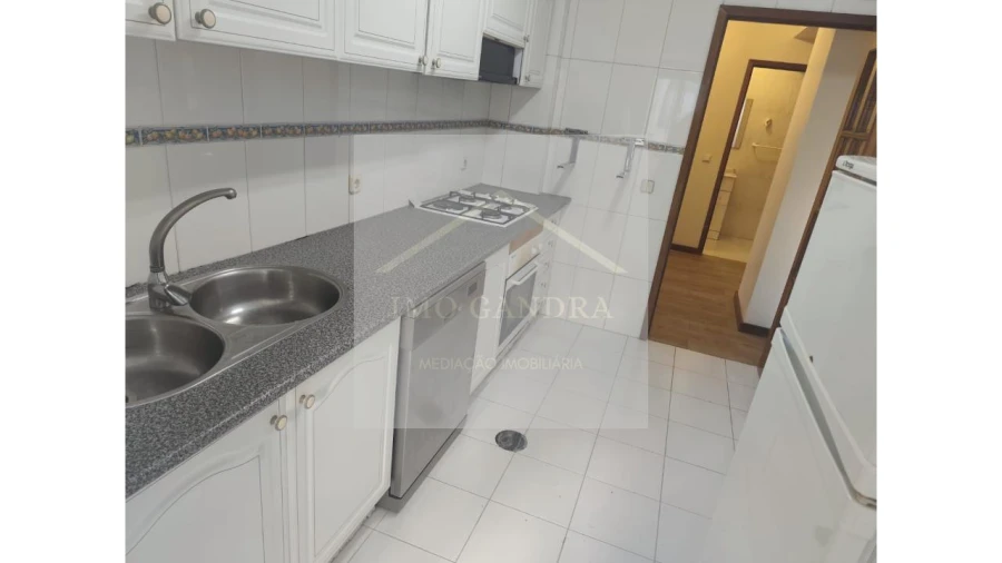 Apartamento T2 para Venda em Aguas Santas Foto 20