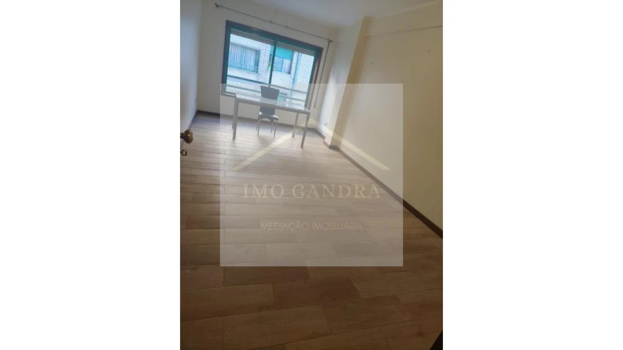 Apartamento T2 para Venda em Aguas Santas Foto 27