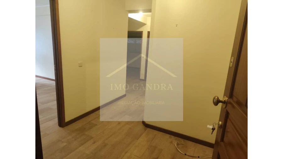 Apartamento T2 para Venda em Aguas Santas Foto 29