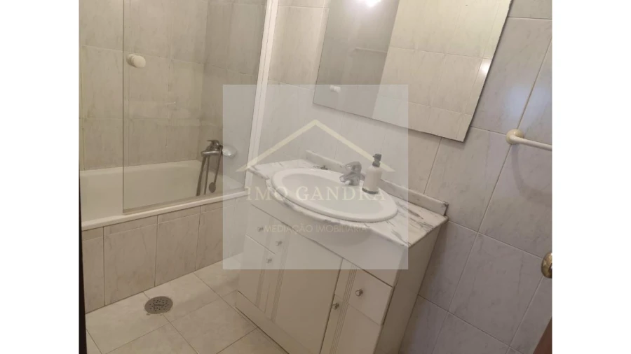 Apartamento T2 para Venda em Aguas Santas Foto 25