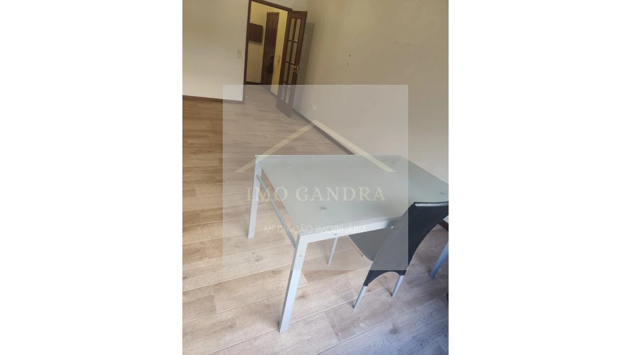 Apartamento T2 para Venda em Aguas Santas Foto 4