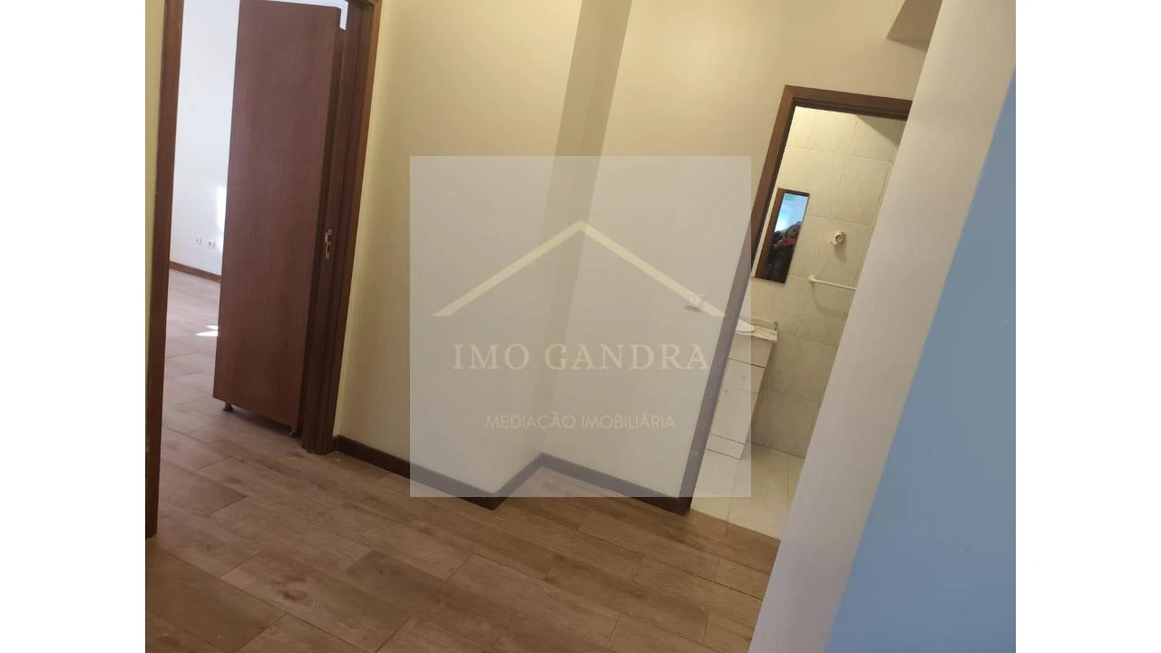 Apartamento T2 para Venda em Aguas Santas Foto 5