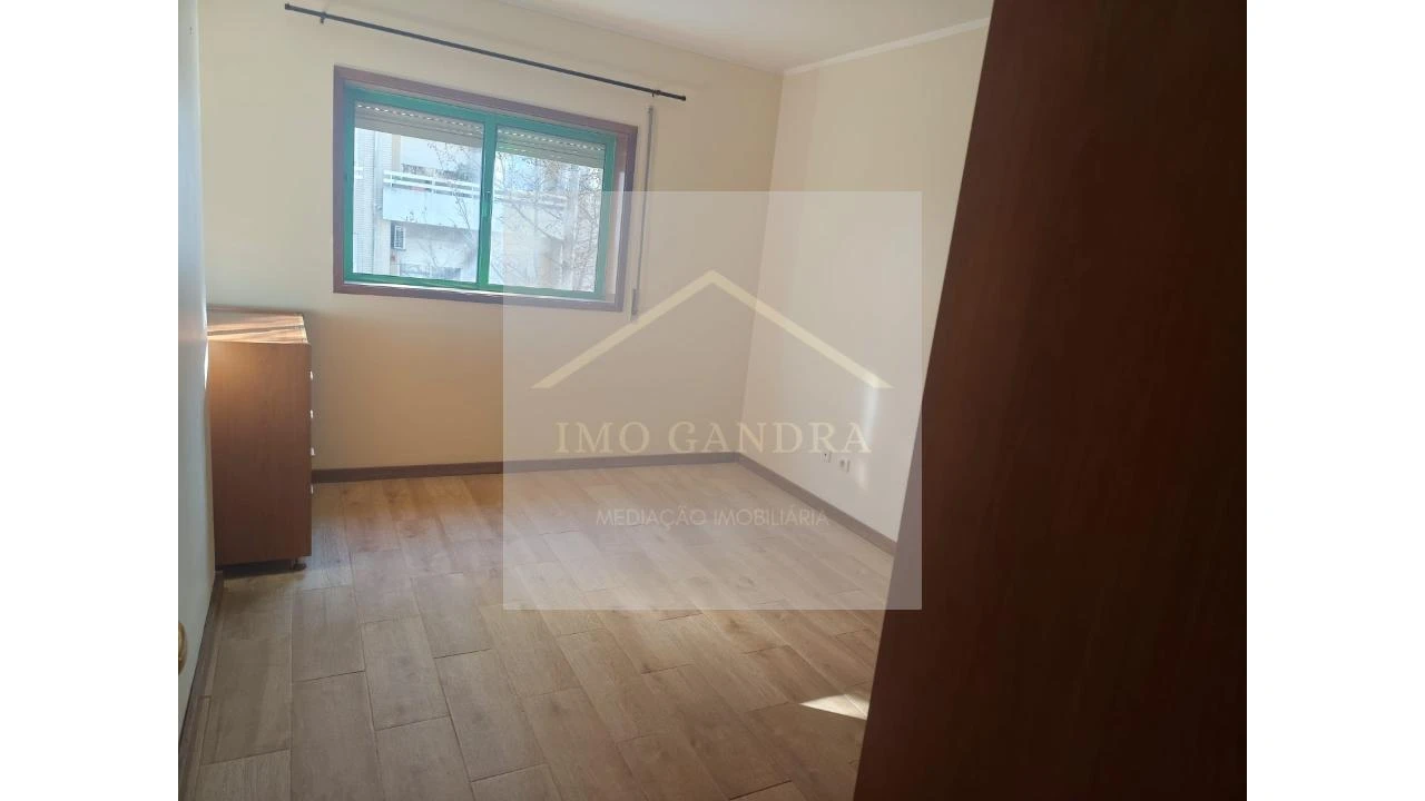 Apartamento T2 para Venda em Aguas Santas Foto 11