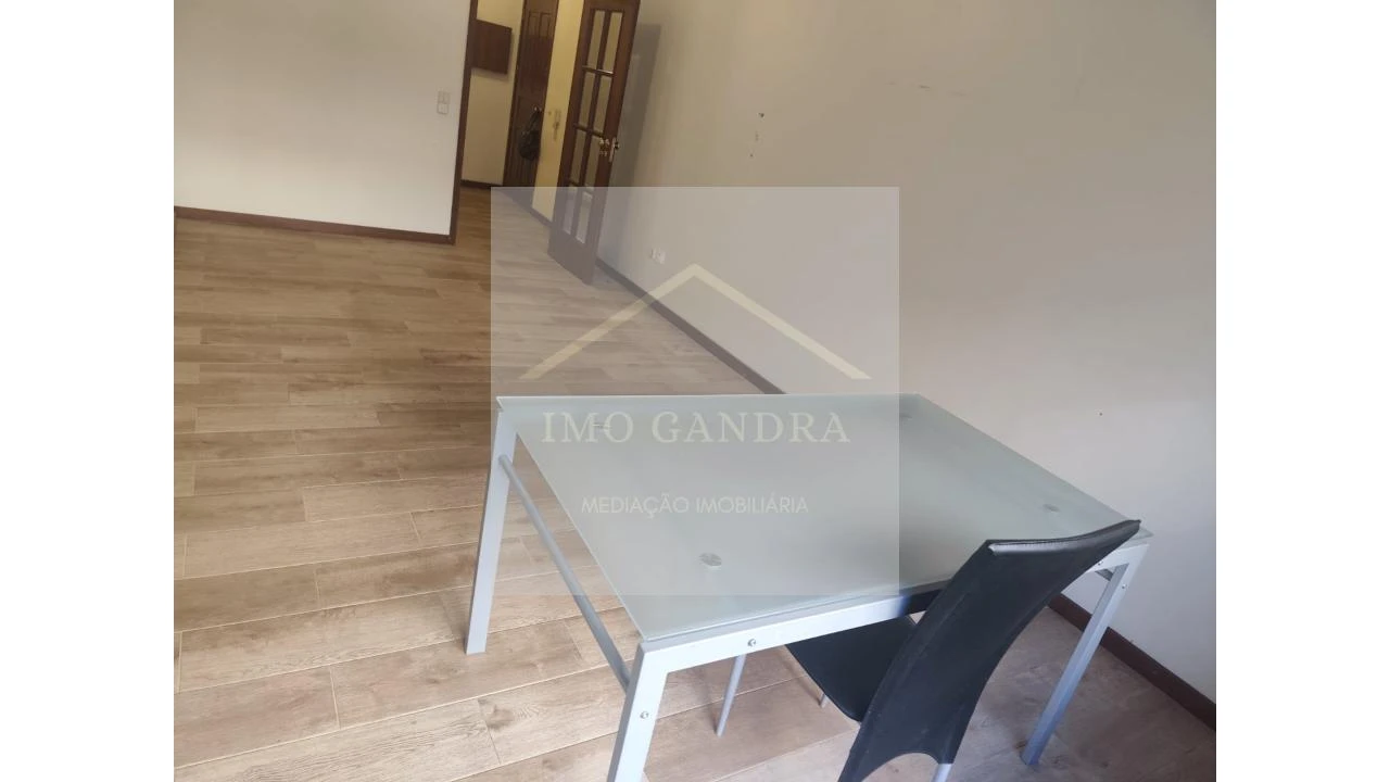 Apartamento T2 para Venda em Aguas Santas Foto 14