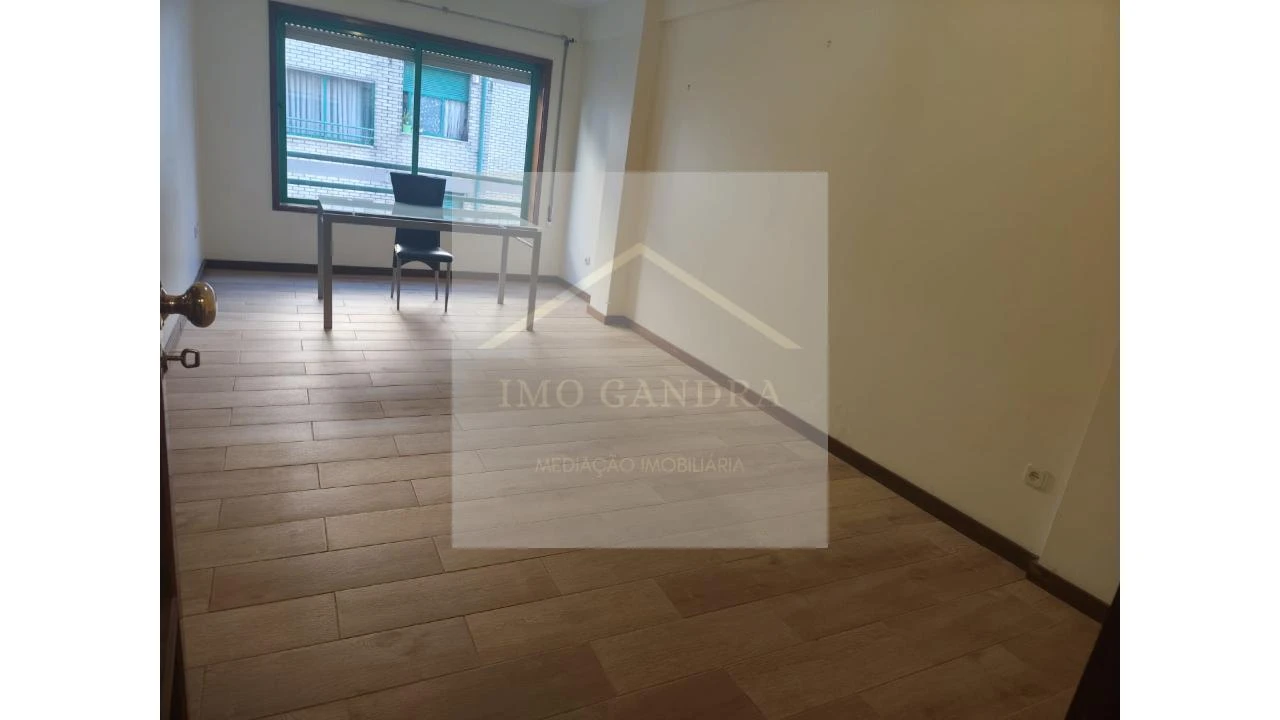 Apartamento T2 para Venda em Aguas Santas Foto 15