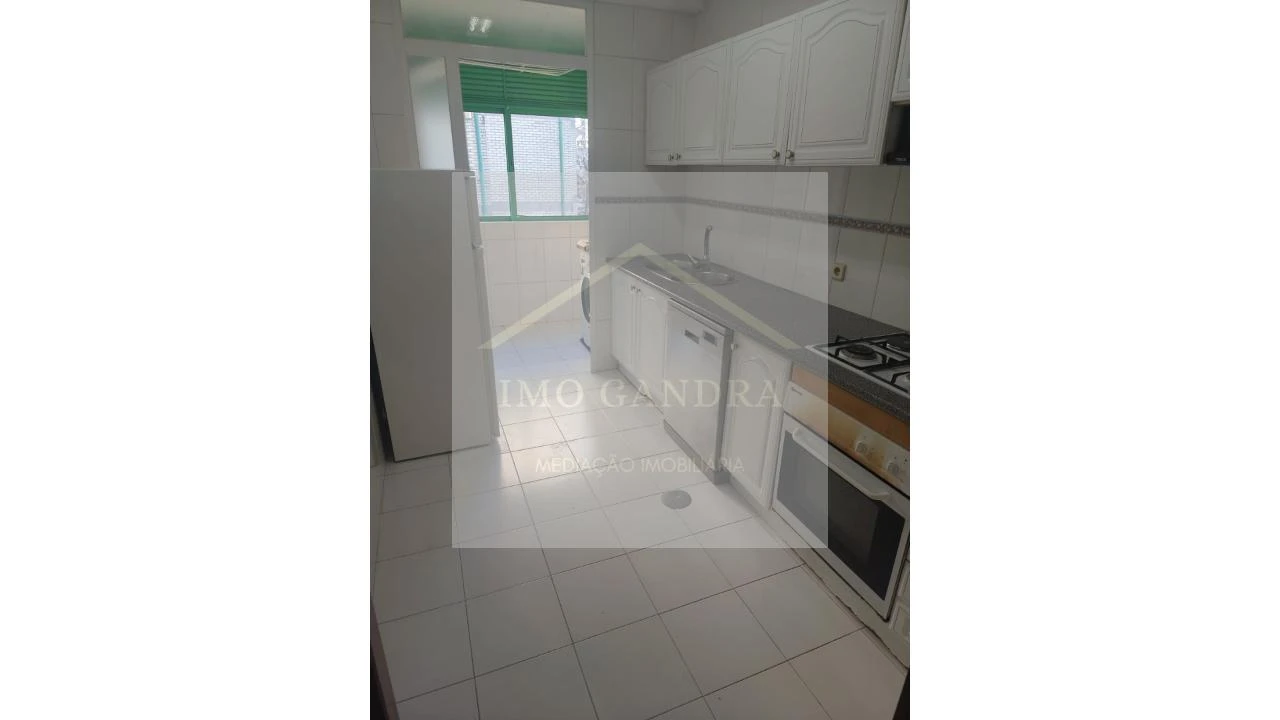 Apartamento T2 para Venda em Aguas Santas Foto 18