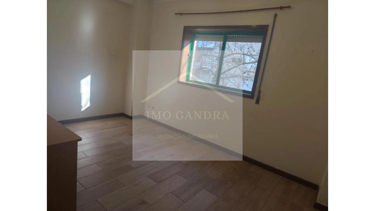 Apartamento T2 para Venda em Aguas Santas Foto 30