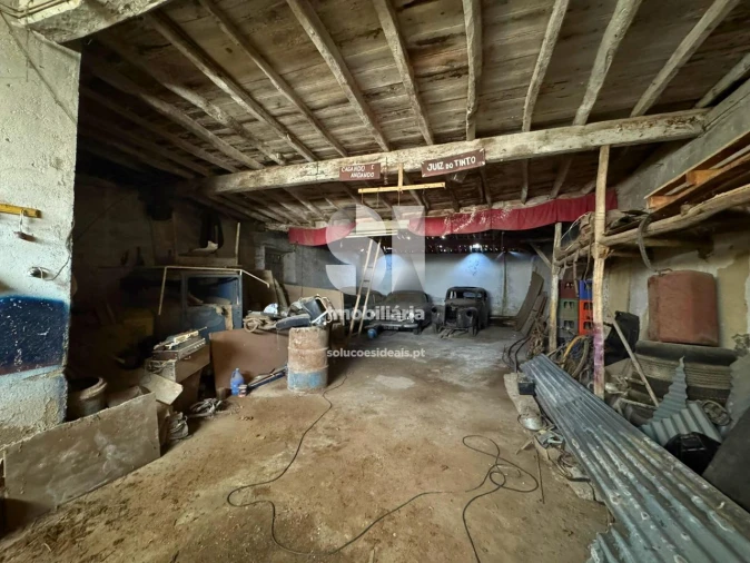Armazém para Venda em Dois Portos e Runa Foto 14