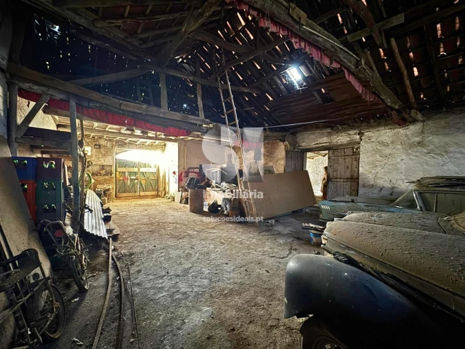 Armazém para Venda em Dois Portos e Runa Foto 17