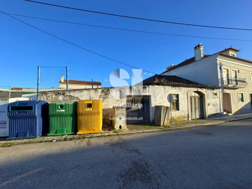 Armazém para Venda em Dois Portos e Runa Foto 11