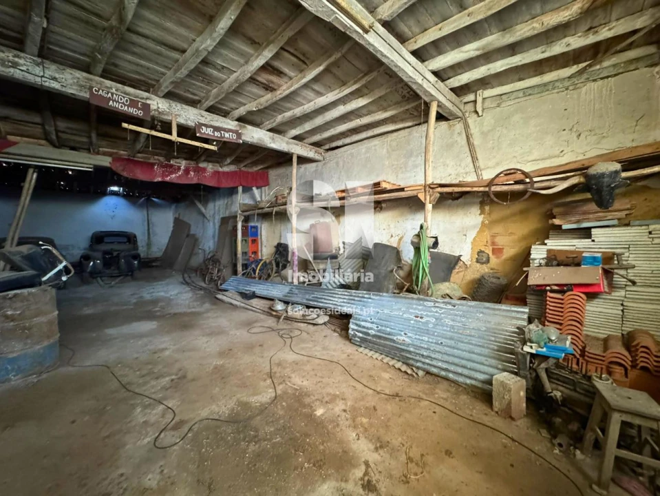 Armazém para Venda em Dois Portos e Runa Foto 15