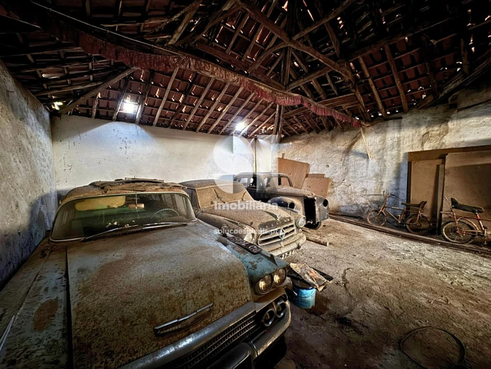 Armazém para Venda em Dois Portos e Runa Foto 18