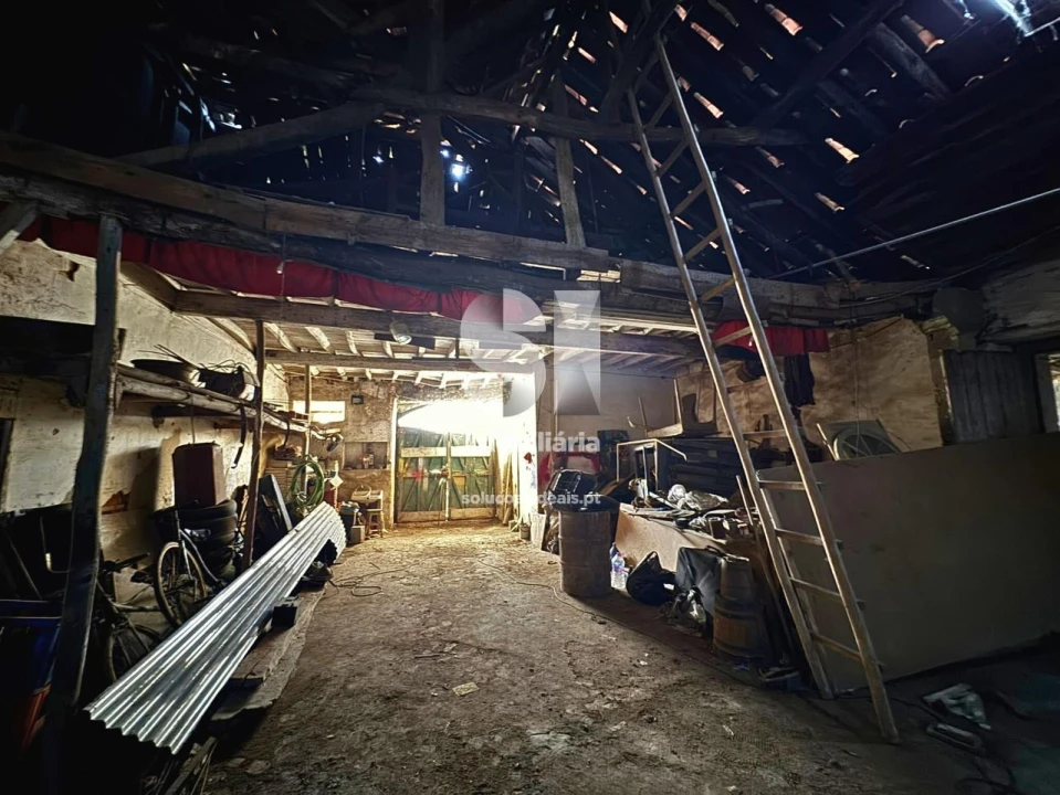 Armazém para Venda em Dois Portos e Runa Foto 19