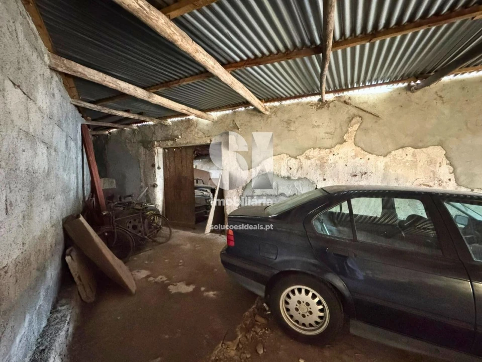 Armazém para Venda em Dois Portos e Runa Foto 21