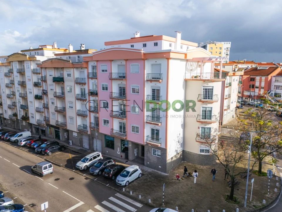 Apartamento T2 para Venda em Amora Foto 24