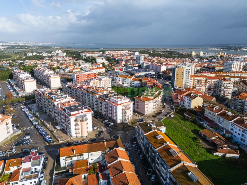 Apartamento T2 para Venda em Amora Foto 26