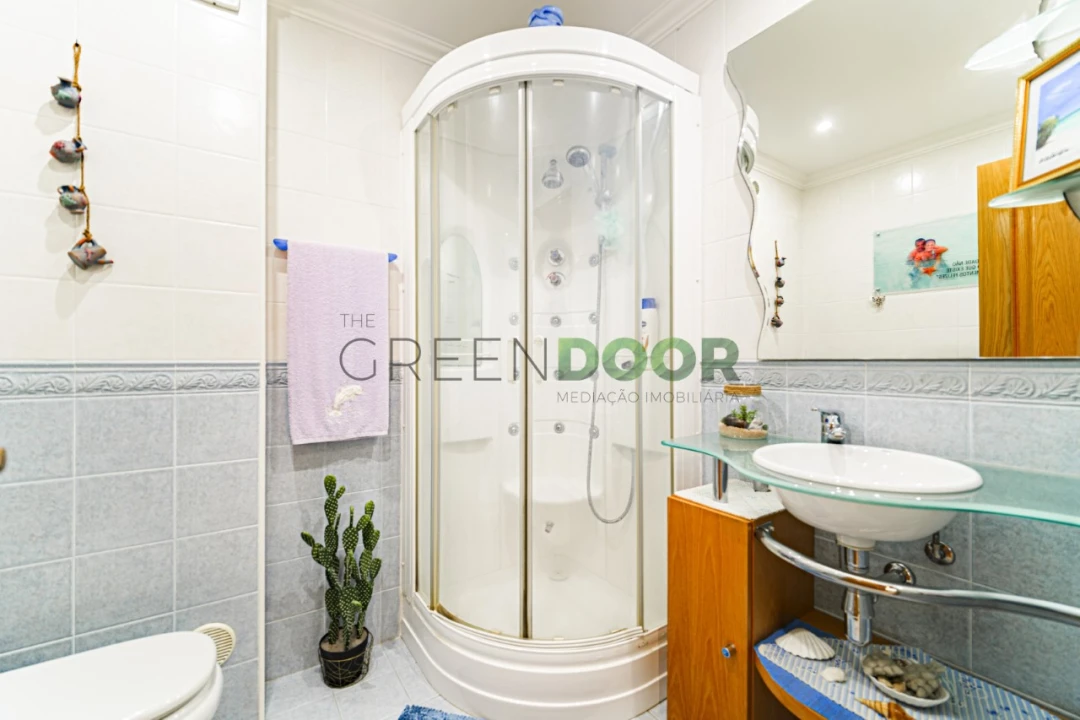 Apartamento T2 para Venda em Amora Foto 11