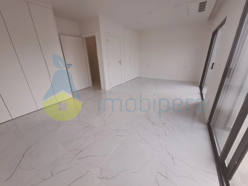 Moradia T2 para Venda em Armação de Pera Foto 15