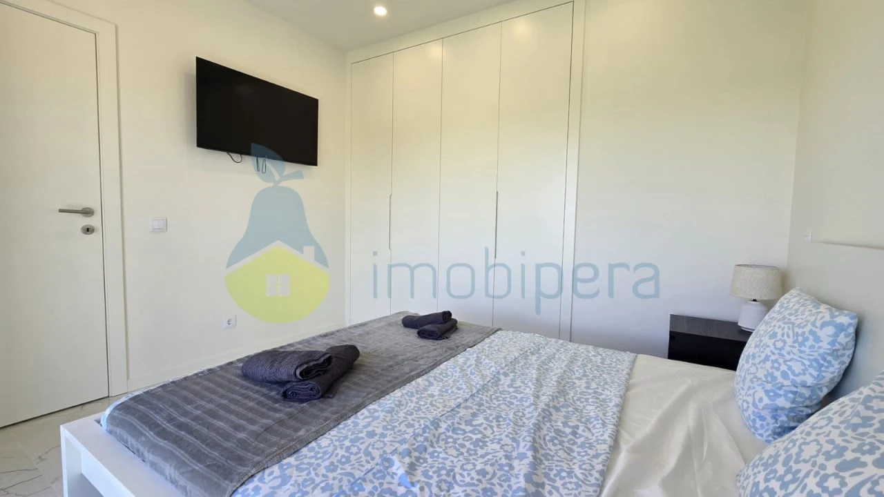 Moradia T2 para Venda em Armação de Pera Foto 18