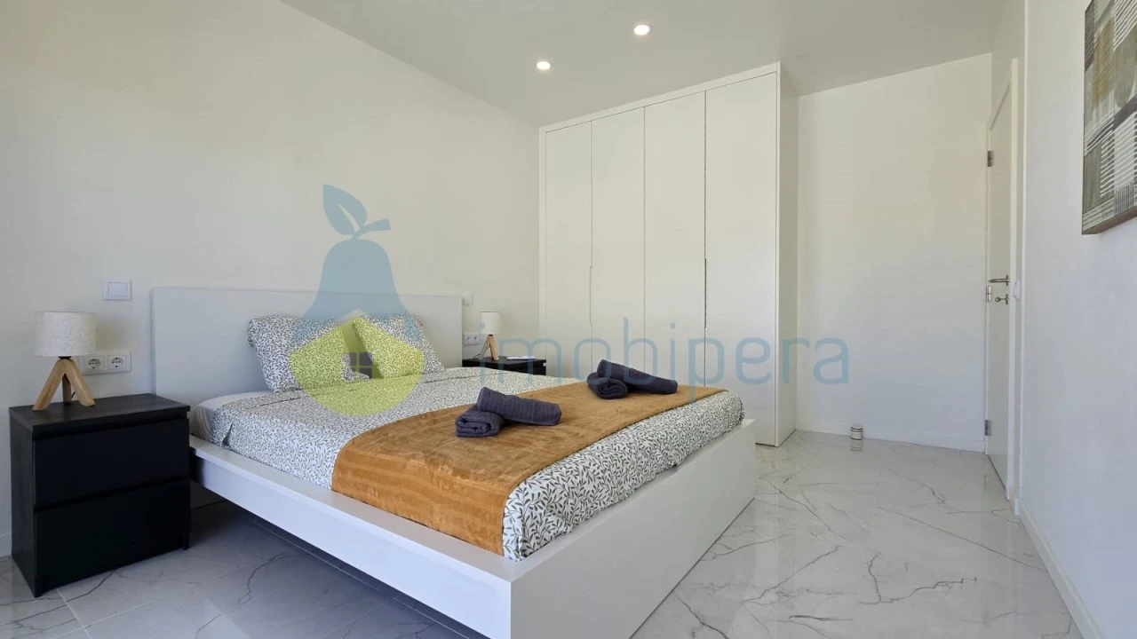 Moradia T2 para Venda em Armação de Pera Foto 21