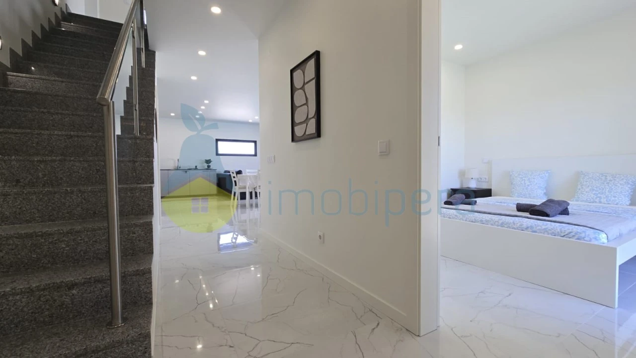 Moradia T2 para Venda em Armação de Pera Foto 27