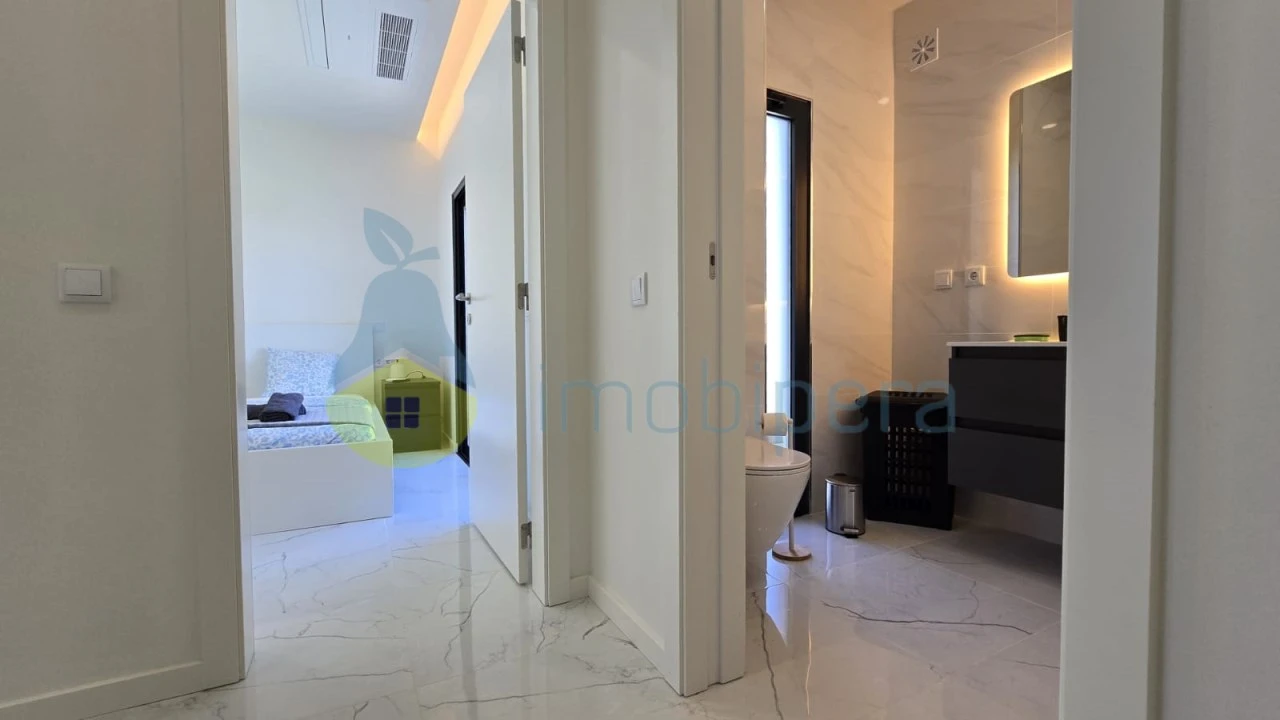 Moradia T2 para Venda em Armação de Pera Foto 29