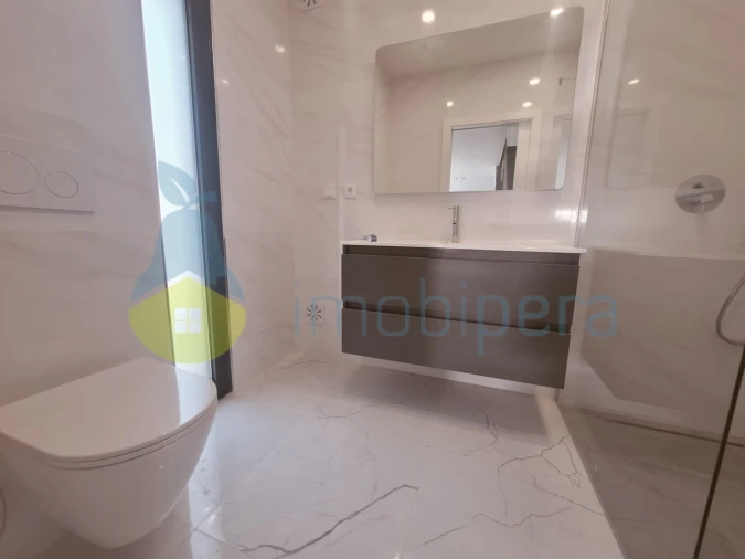 Moradia T2 para Venda em Armação de Pera Foto 11