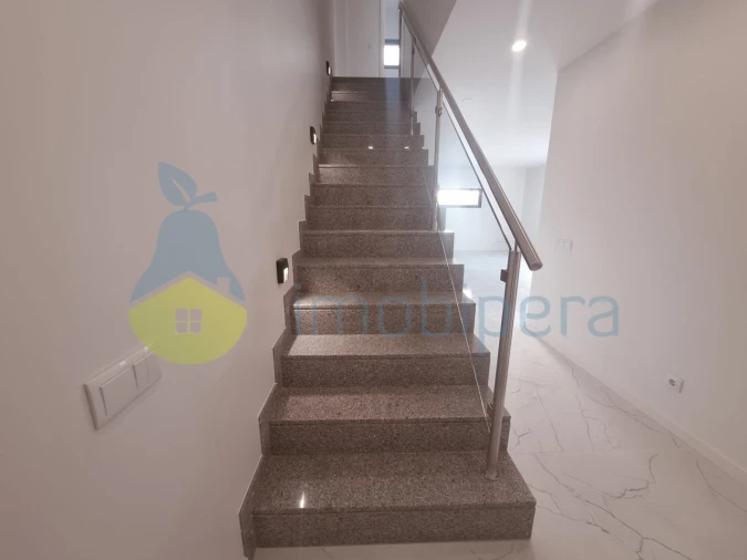 Moradia T2 para Venda em Armação de Pera Foto 12