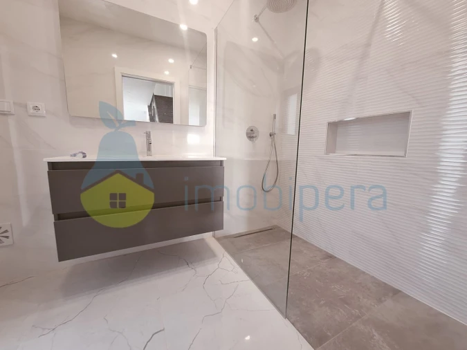 Moradia T2 para Venda em Armação de Pera Foto 13