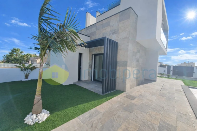 Moradia T2 para Venda em Armação de Pera Foto 3