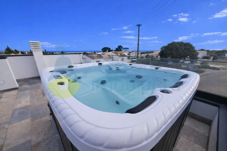 Moradia T2 para Venda em Armação de Pera Foto 19