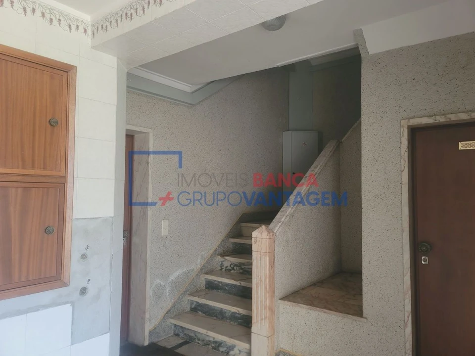 Apartamento T2 para Venda em Rio de Mouro Foto 7