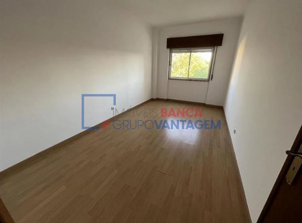 Apartamento T2 para Venda em Rio de Mouro Foto 20