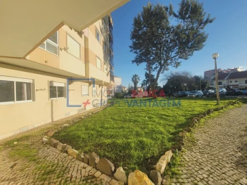 Apartamento T2 para Venda em Rio de Mouro