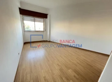Apartamento T2 para Venda em Rio de Mouro
