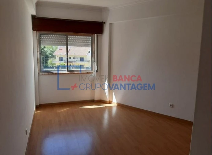 Apartamento T2 para Venda em Rio de Mouro Foto 14