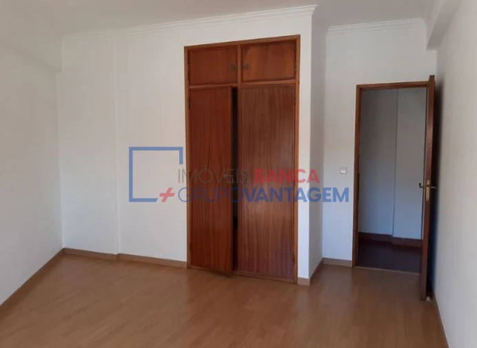 Apartamento T2 para Venda em Rio de Mouro Foto 15