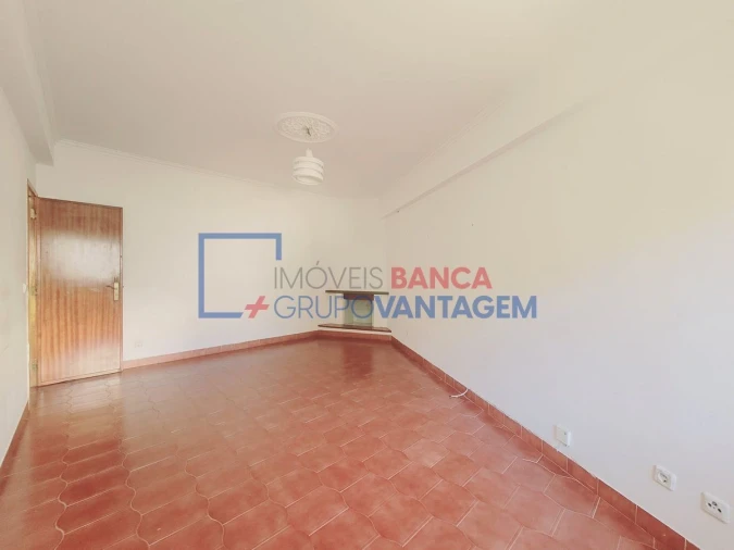 Apartamento T2 para Venda em Rio de Mouro Foto 3