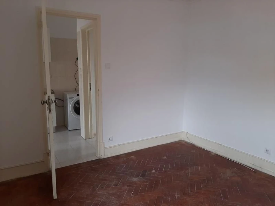 Apartamento T1 para Venda em Beato Foto 9