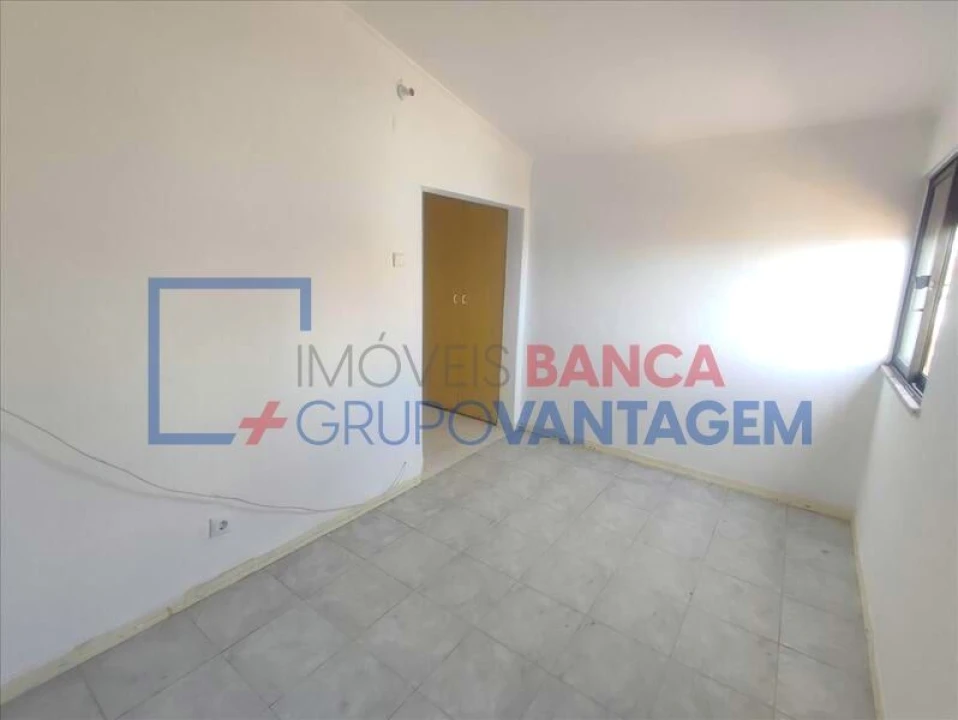 Apartamento T1 para Venda em Beato Foto 9