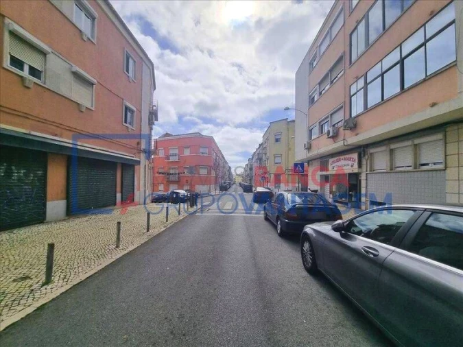Apartamento T1 para Venda em Beato Foto 16