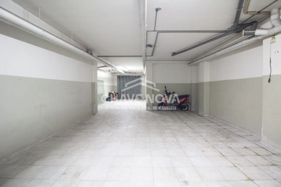 Loja para Trespasse em Castêlo da Maia Foto 7