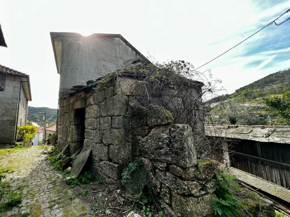 Moradia T2 para Venda em Ansiães Foto 2