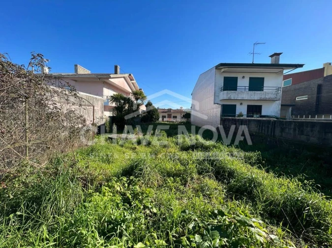 Terreno para Venda em Castêlo da Maia