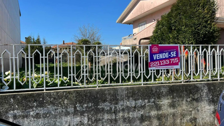 Terreno para Venda em Castêlo da Maia Foto 13
