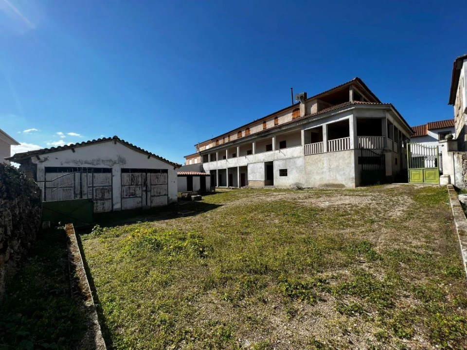 Moradia T12 para Venda em Torre de D. Chama Foto 19