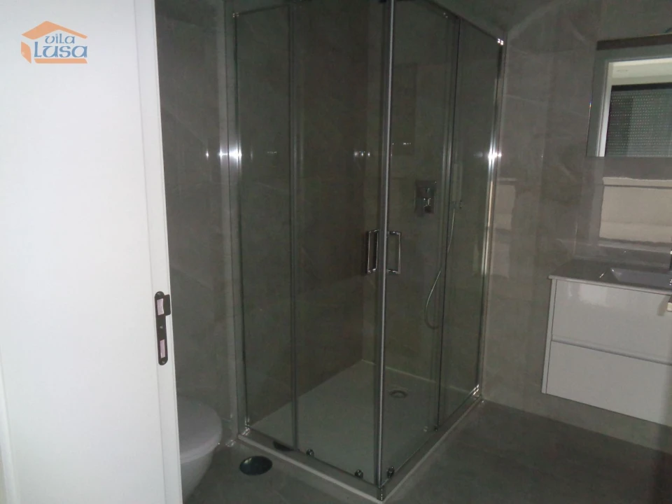 Apartamento T4 para Venda em Viseu Foto 2