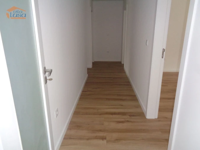 Apartamento T4 para Venda em Viseu Foto 3