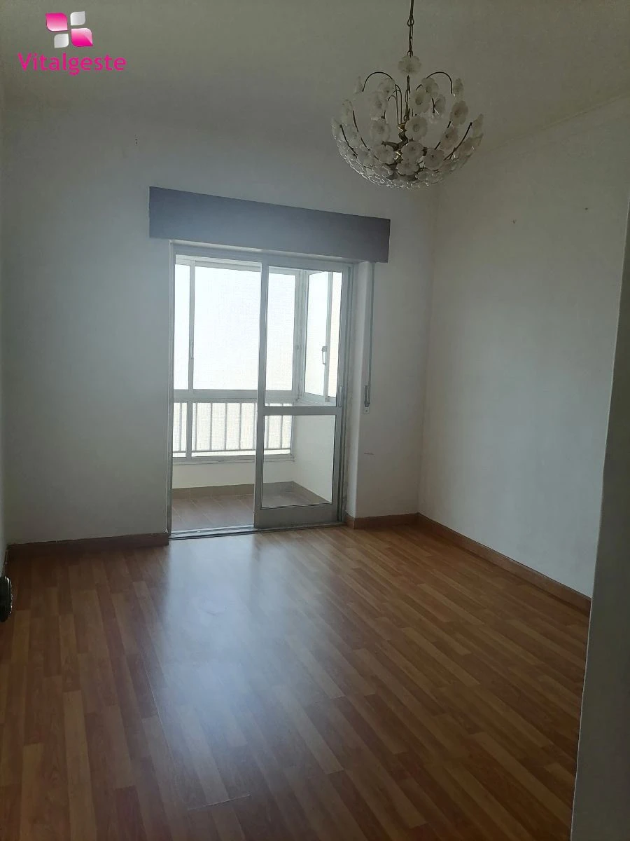 Apartamento T2 para Venda em Loures Foto 6