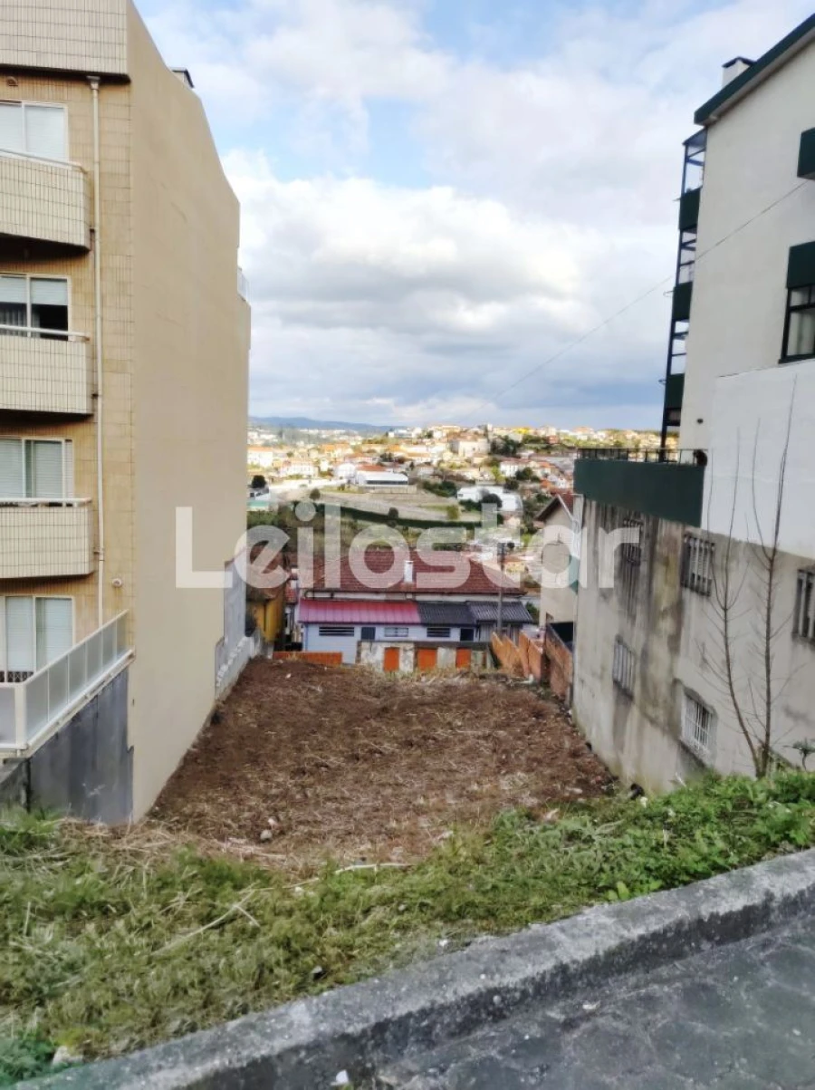 Terreno P/ Prédio para Venda em Oliveira do Douro Foto 2
